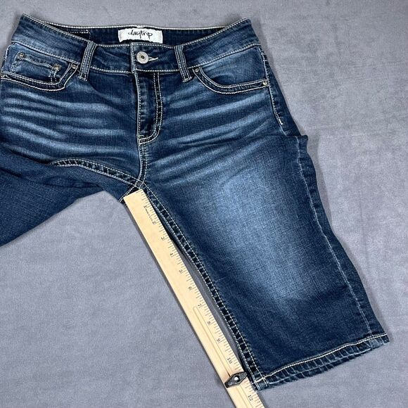Daytrip Virgo Womens Bermuda Jean Shorts Size 27 Dark Wash Whiskering Stretch - Picture 10 of 11